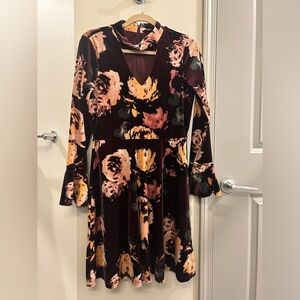 Ivanka Trump Velvet Floral Dress Women’s 8 Long Sleeve Keyhole